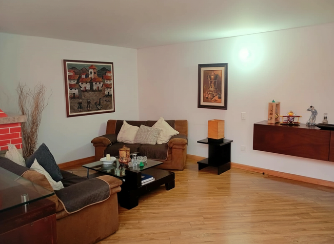 Casa de 3 alcobas en venta en Cedritos, Bogotá, 180 m² · foto 2 de 21