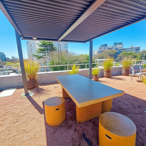 Exclusiva Oficina/local En Alquiler En Punta Carretas: Visibilidad Premium Sobre Avenida Principal
