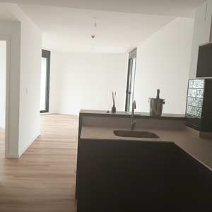 Alquiler Apartamento Tres Cruces, 2 Dormitorios Y Garaje