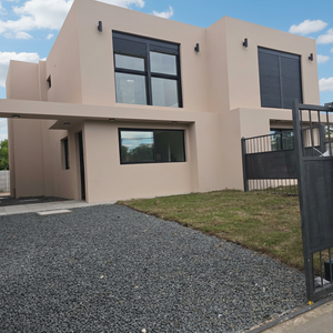 Venta Casa Tres Dormitorios Dos Baños A Estrenar En Ciudad De La Costa Lado Sur San Jose De Carrasco