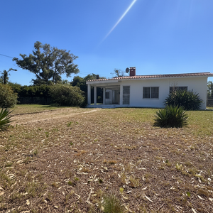 Exclusiva Casa En San José De Carrasco, Con Ubicación Privilegiada Casi Frente A La Playa!