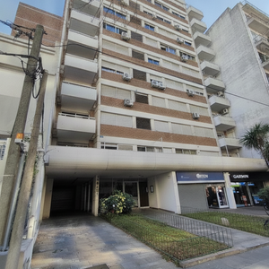 Exclusivo Apartamento De 4 Dormitorios En Pocitos: Lujo Y Confort En Ubicación Privilegiada.
