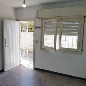 Alquiler Apartamento De Dos Dormitorios En La Estratégica Ubicación De Piedras Blancas, Próximo A Av. Belloni.