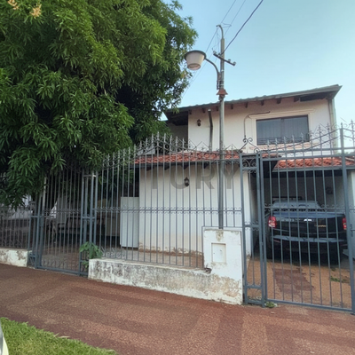 VENDO AMPLIA CASA A DEMOLER IDEAL PARA CONSTRUCCION DE DUPLEX