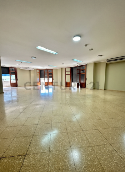 Oficina Premium en Esquina, Centro Histórico de Asunción: Palma y Alberdi. Alquiler G 18.000.000. Superficie 460m².