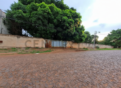 Exclusivo Terreno de 3.600 m² con Construcción de 375 m² en Barrio Santo Tomás, Ciudad del Este, Alto Paraná. ¡Oportunidad Única! US$ 600.000