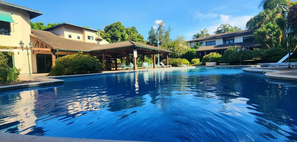 Hermosa Residencia Amoblada Estilo Frances, En Condominio