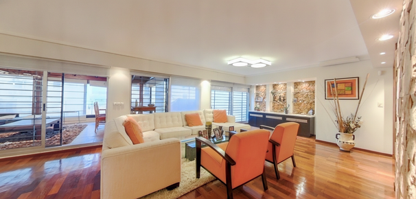 PENTHOUSE DÚPLEX DE LUJO CON 4 DORMITORIOS, 2 GARAJES Y VISTA LATERAL AL MAR - OPORTUNIDAD ÚNICA