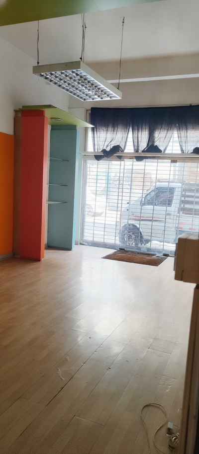 Alquiler Ciudad Vieja, para oficina, consultorio o local comercial, AL FRENTE,