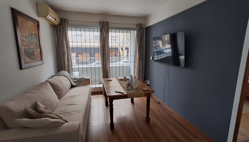 Exclusivo apartamento en Punto excepcional, frente a Plaza Gomensoro. Confort, funcionalidad y vistas inigualables.