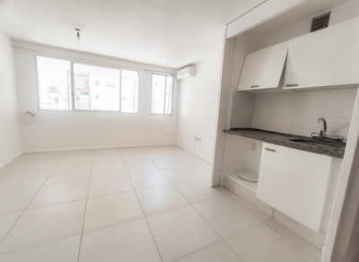 Venta Monoambiente Pocitos | Frente a la Plaza Gomensoro | Con SUM