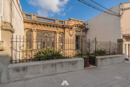 Hermosa casona de estilo con destino local comercial