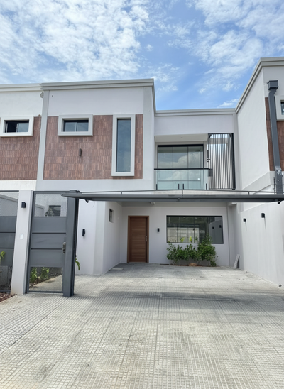 VENDO DUPLEX A ESTRENAR EN VILLA ADELA LUQUE