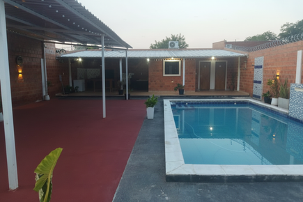 EXCLUSIVA CASA QUINTA EN EL CORAZÓN DE ÑEMBY: ¡TU OASIS URBANO ESPERA!