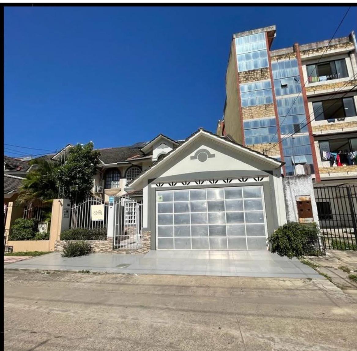 Casa En Venta Av Roca Y Coronado 3er Anillo 