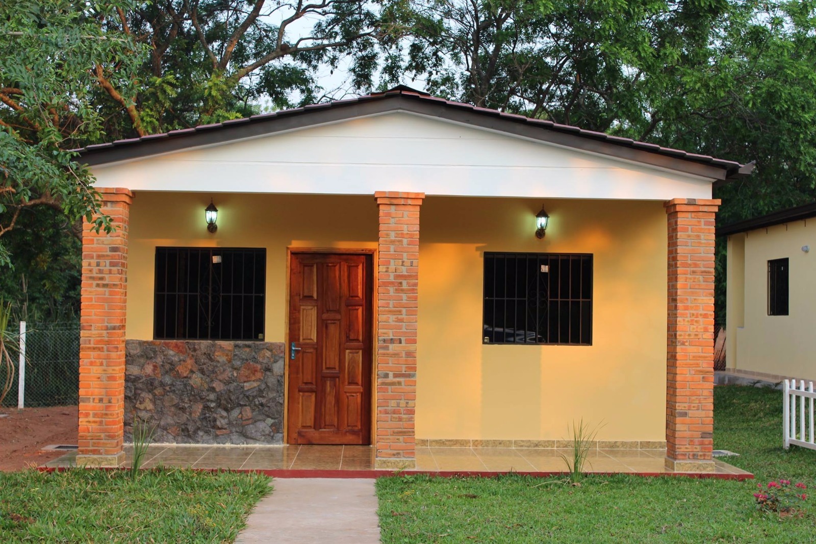 Casas Económicas A Cuotas!!. Ref. 2FE38