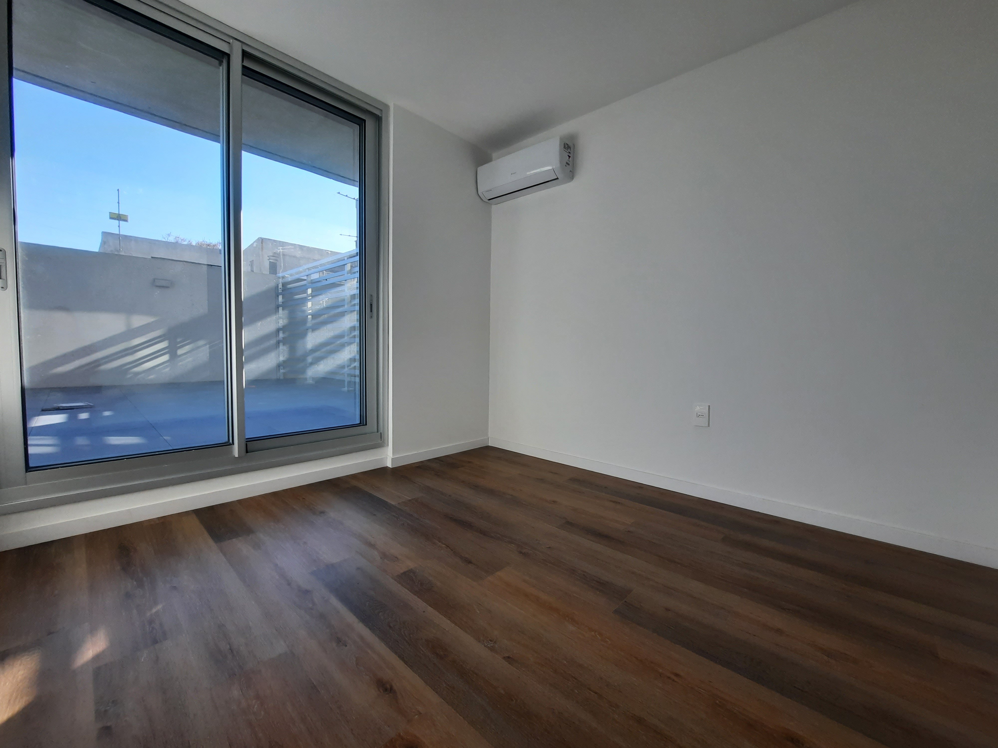 Venta con renta de apartamento de 2 dormitorios, Initium - Więcej