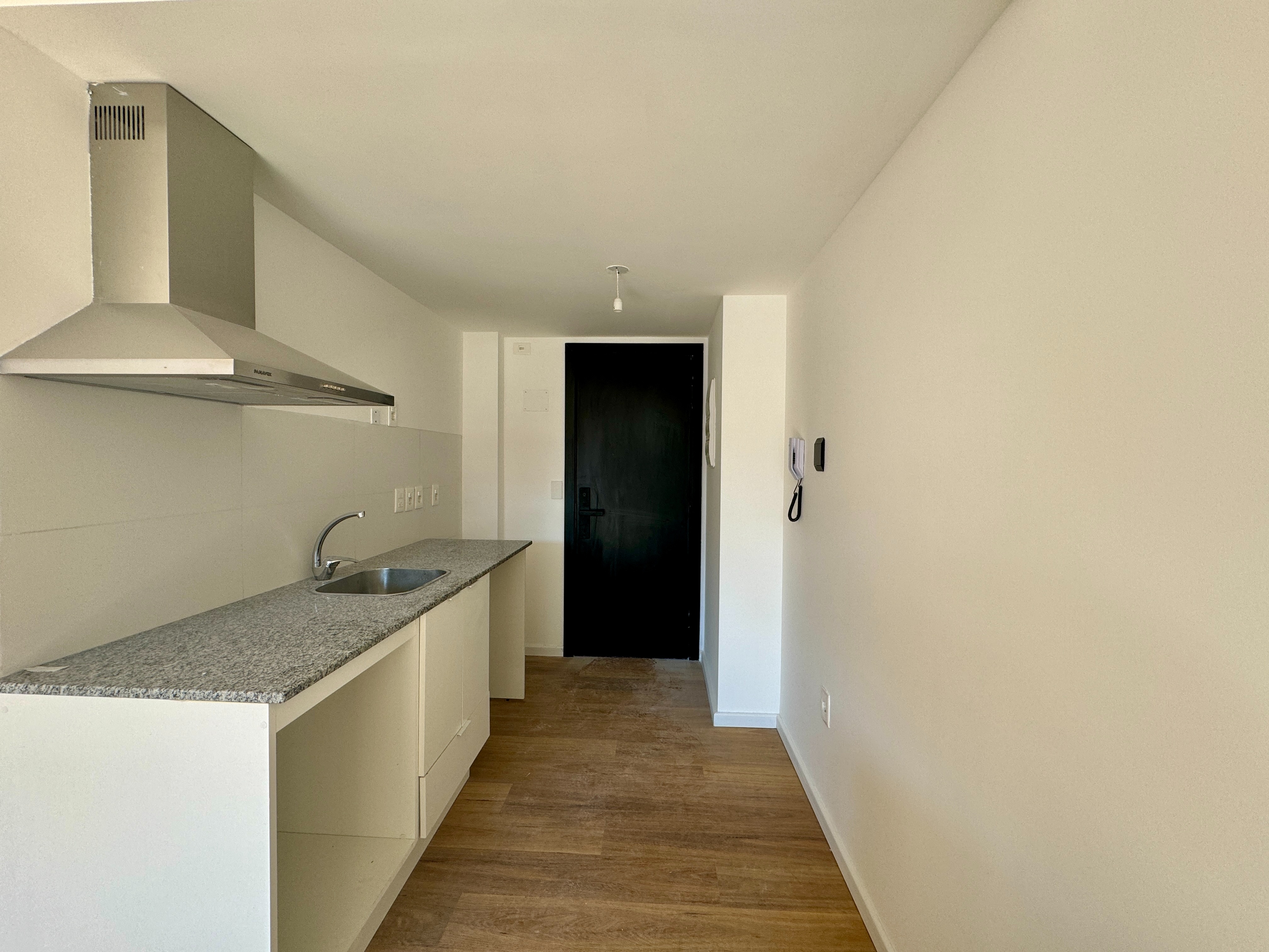 ¡Venta de Monoambiente con renta en Barrio Sur! - Fler