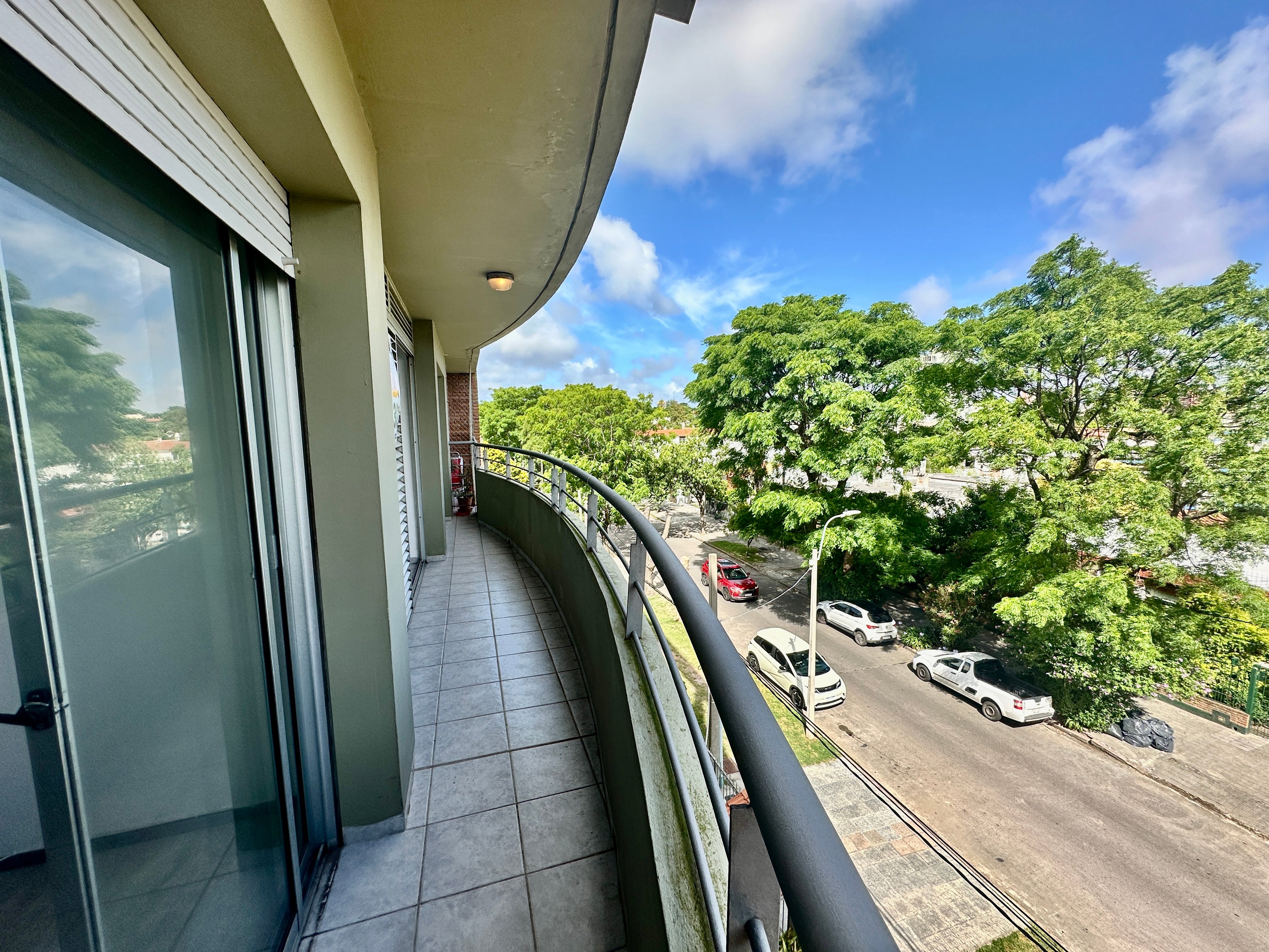 Venta Apartamento 2 Dormitorios Al frente con Renta Malvin - Widok 3