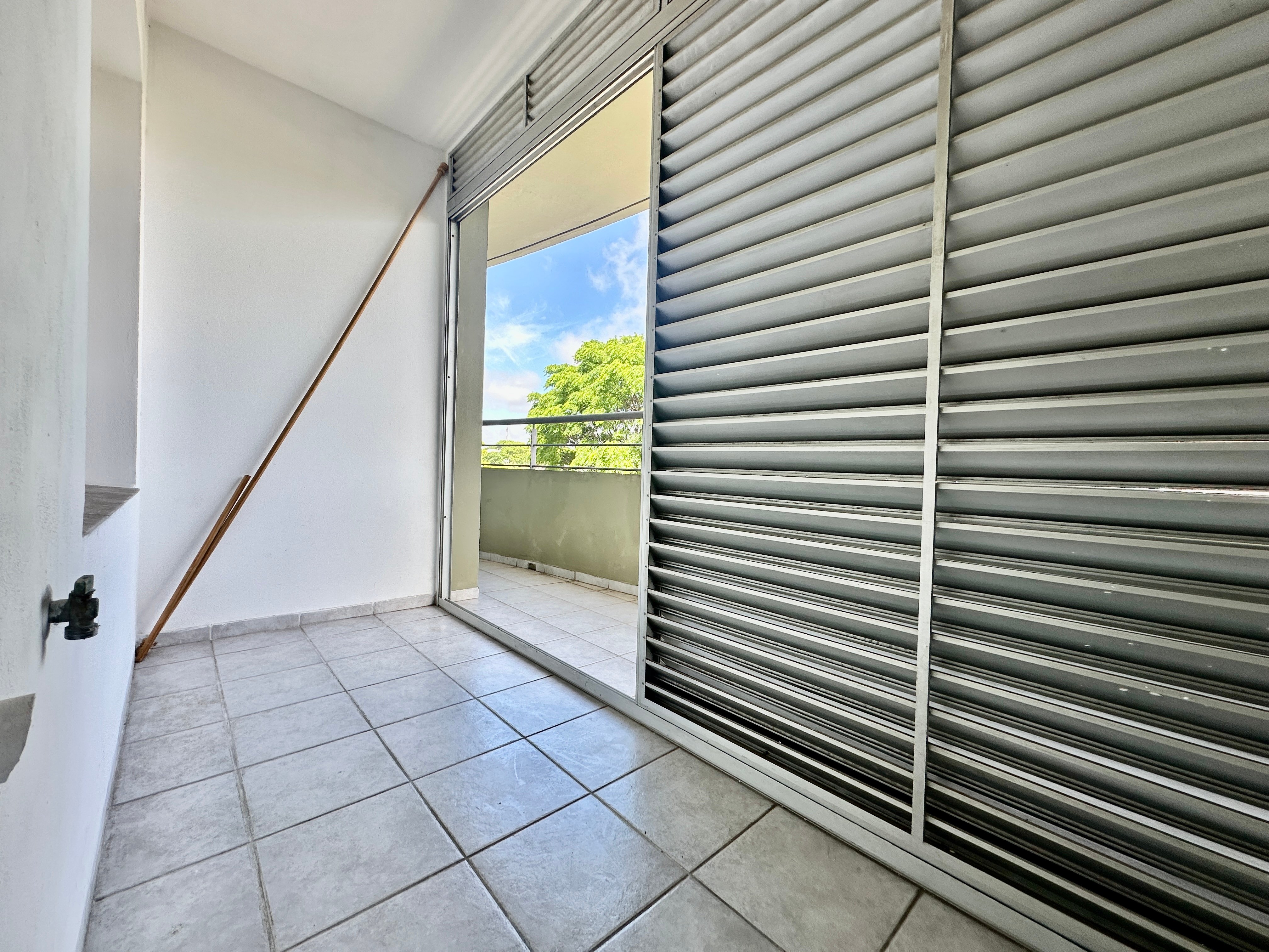 Venta Apartamento 2 Dormitorios Al frente con Renta Malvin - Widok 6
