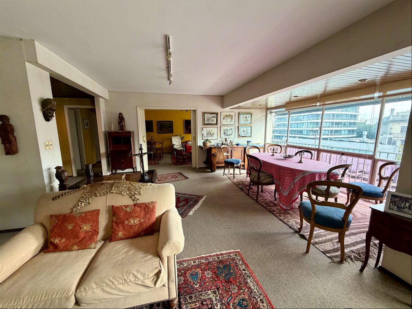 Venta apartamento 3 dormitorios, estar, servicio, amplio,  Pocitos - Mehr