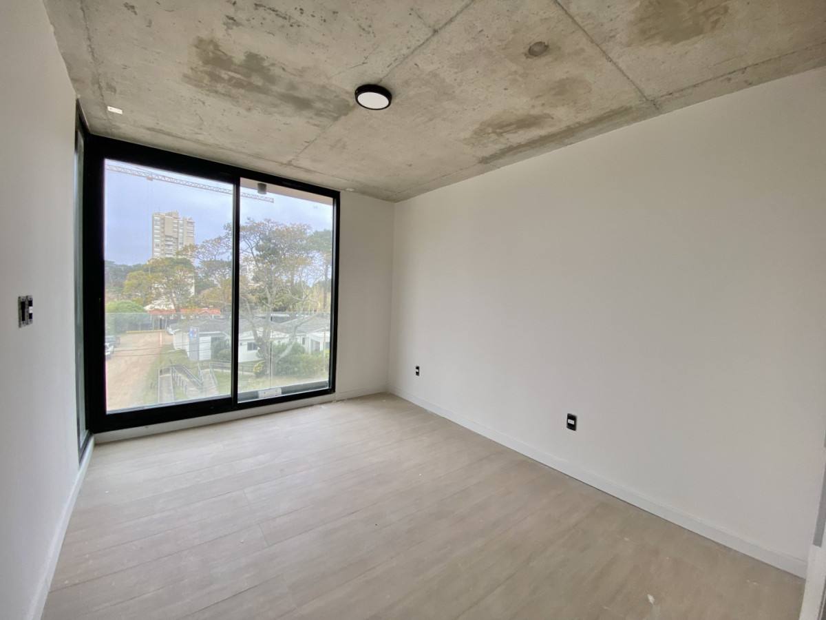APARTAMENTO EN VENTA DE 1 DORMITORIO EN MANSA TOWER PUNTA DEL ESTE. – pohled 2