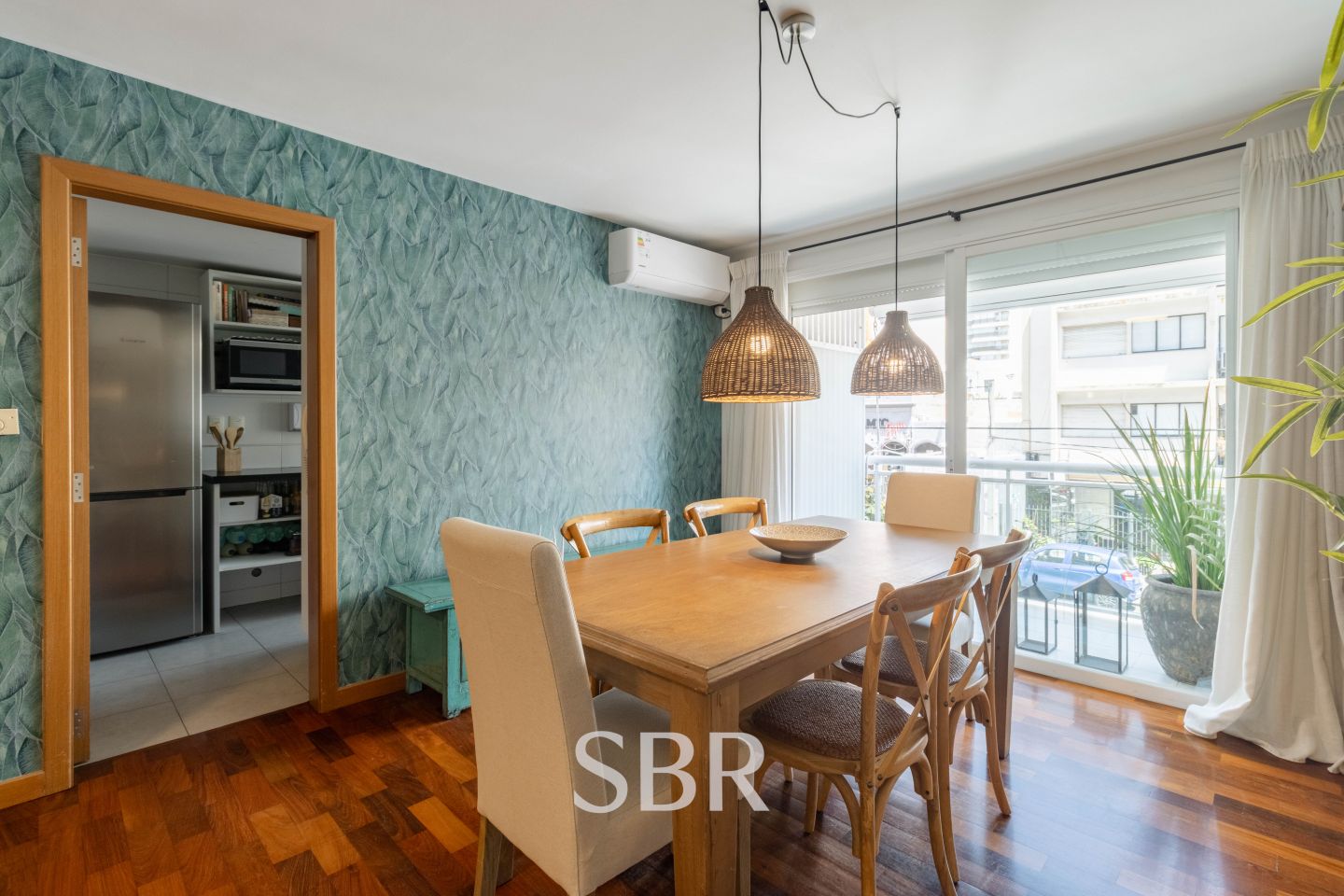 Venta apartamento 2 dormitorios amoblado con patio, barbacoa, parrillero y garage en Pocitos - Widok 5