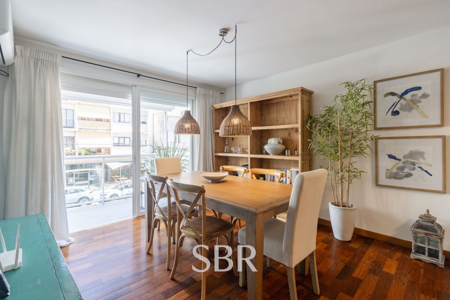 Venta apartamento 2 dormitorios amoblado con patio, barbacoa, parrillero y garage en Pocitos - Widok 4
