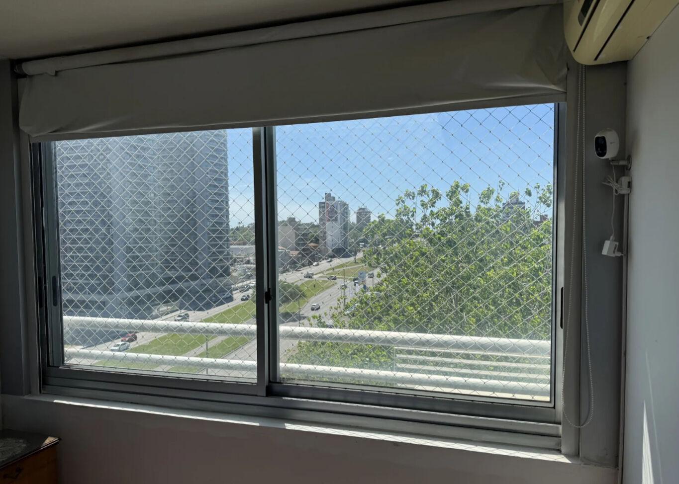 Se vende apartamento de dos dormitorios, dos baños y garage en Malvín - Altro