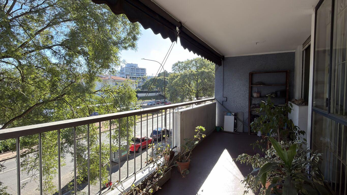 Si Vende apartamento 2 dormitorios servicio completo garaje Pocitos - Widok 6