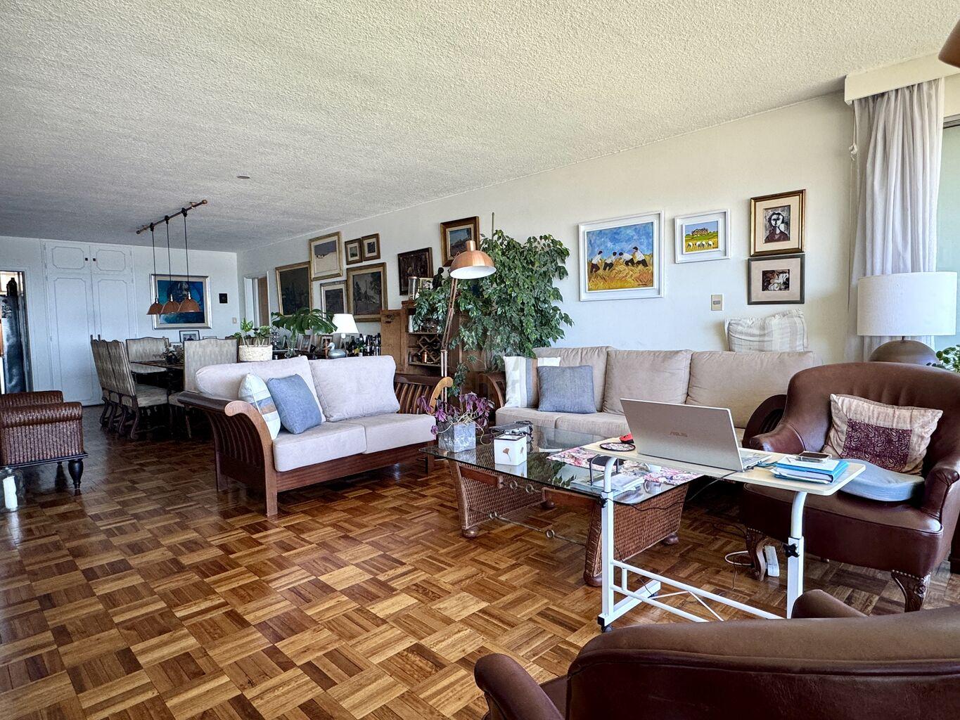 VENTA APARTAMENTO 3 DORMITORIOS Y SERVICIO SOBRE LA RAMBLA GARAGE POCITOS - Aanzicht 3