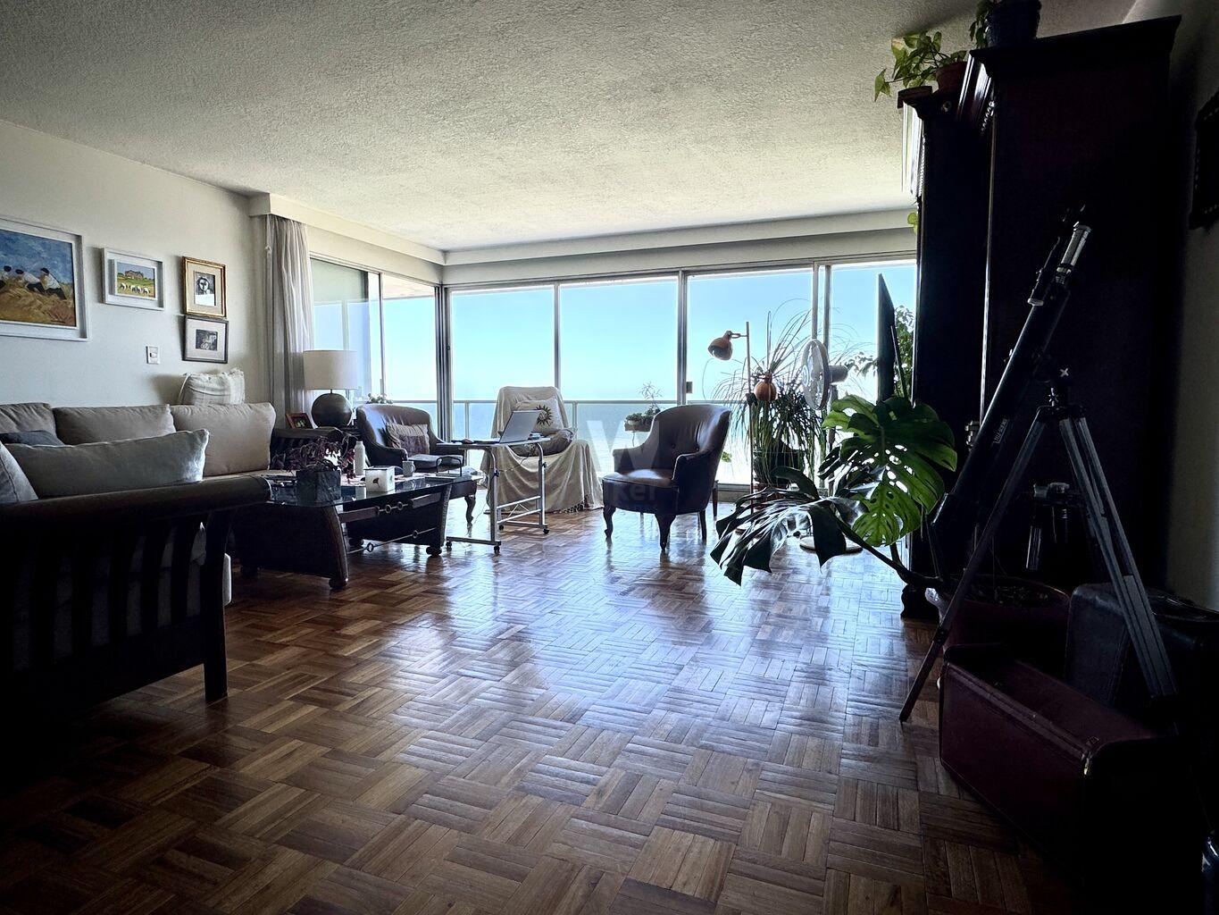 VENTA APARTAMENTO 3 DORMITORIOS Y SERVICIO SOBRE LA RAMBLA GARAGE POCITOS - Aanzicht 4