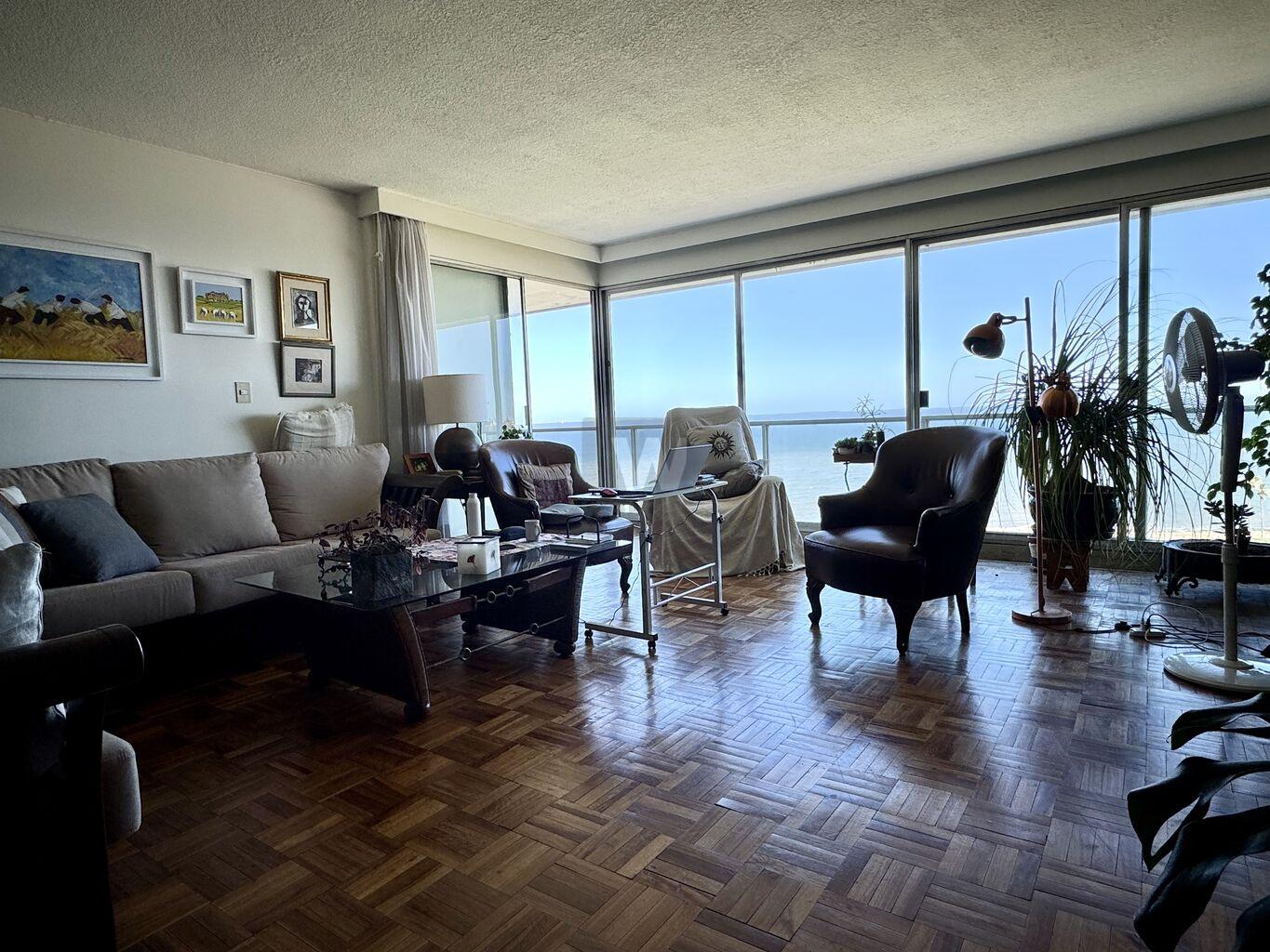 VENTA APARTAMENTO 3 DORMITORIOS Y SERVICIO SOBRE LA RAMBLA GARAGE POCITOS - Aanzicht 5