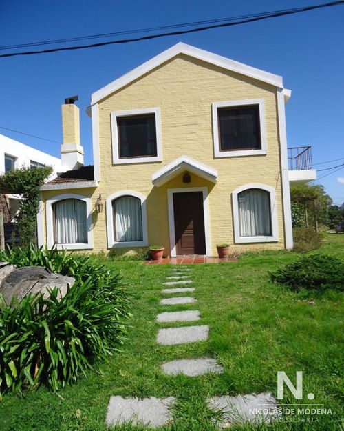 Muy linda casa en el centro de La Barra. Ref #V13A79 - infocasas.com.uy