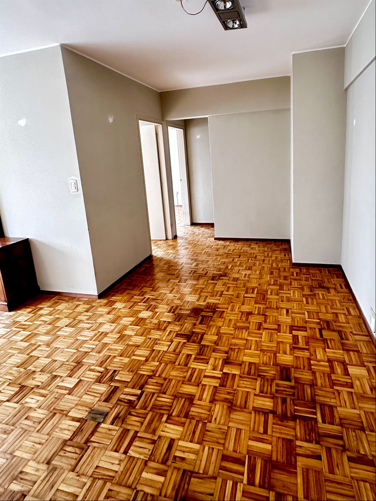 Venta Apartamento 3 Dormitorios Con Placares Y Garaje En Pocitos - Widok 4