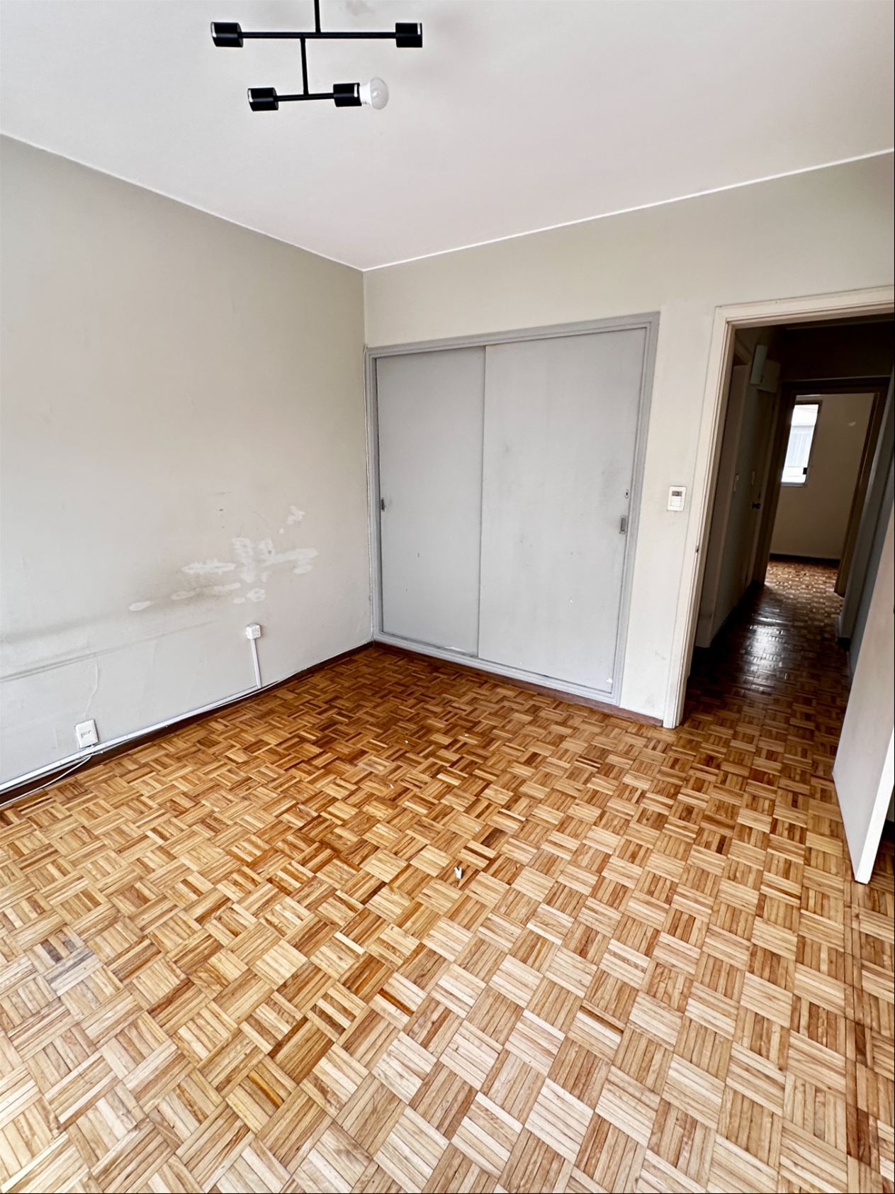 Venta Apartamento 3 Dormitorios Con Placares Y Garaje En Pocitos - Więcej