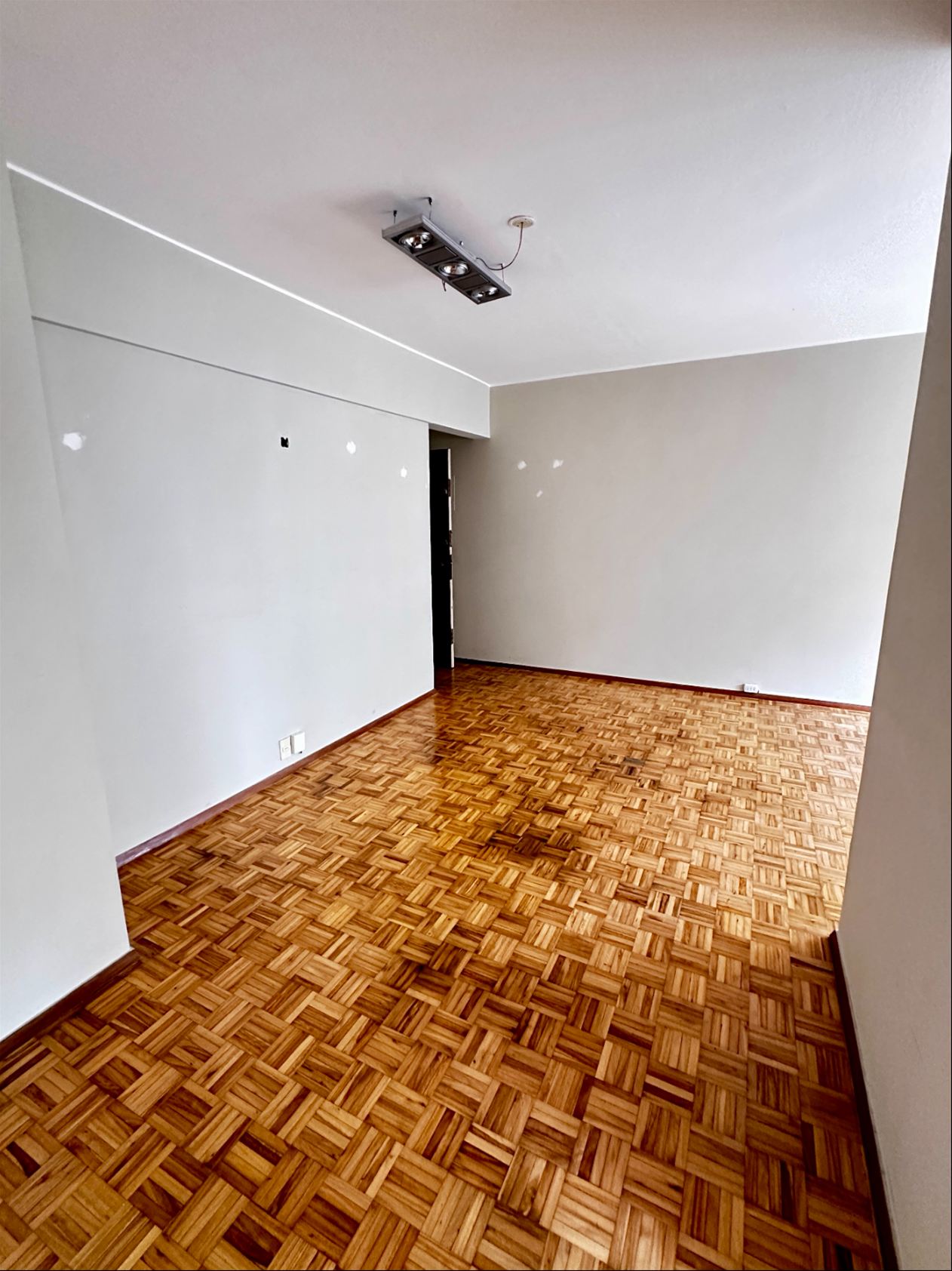 Venta Apartamento 3 Dormitorios Con Placares Y Garaje En Pocitos - Widok 2
