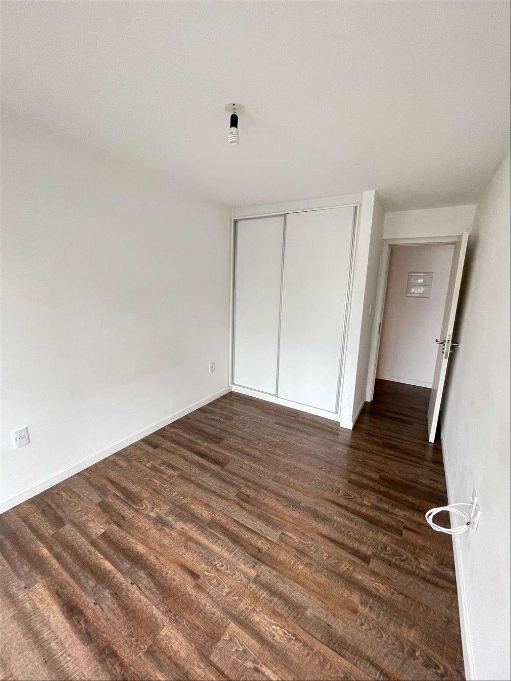 VENTA APARTAMENTO 1 DORMITORIO CON PLACARES, AMPLIA TERRAZA AL FRENTE, CENTRO SUR, NORTE, TODO AL FRENTE - Widok 3