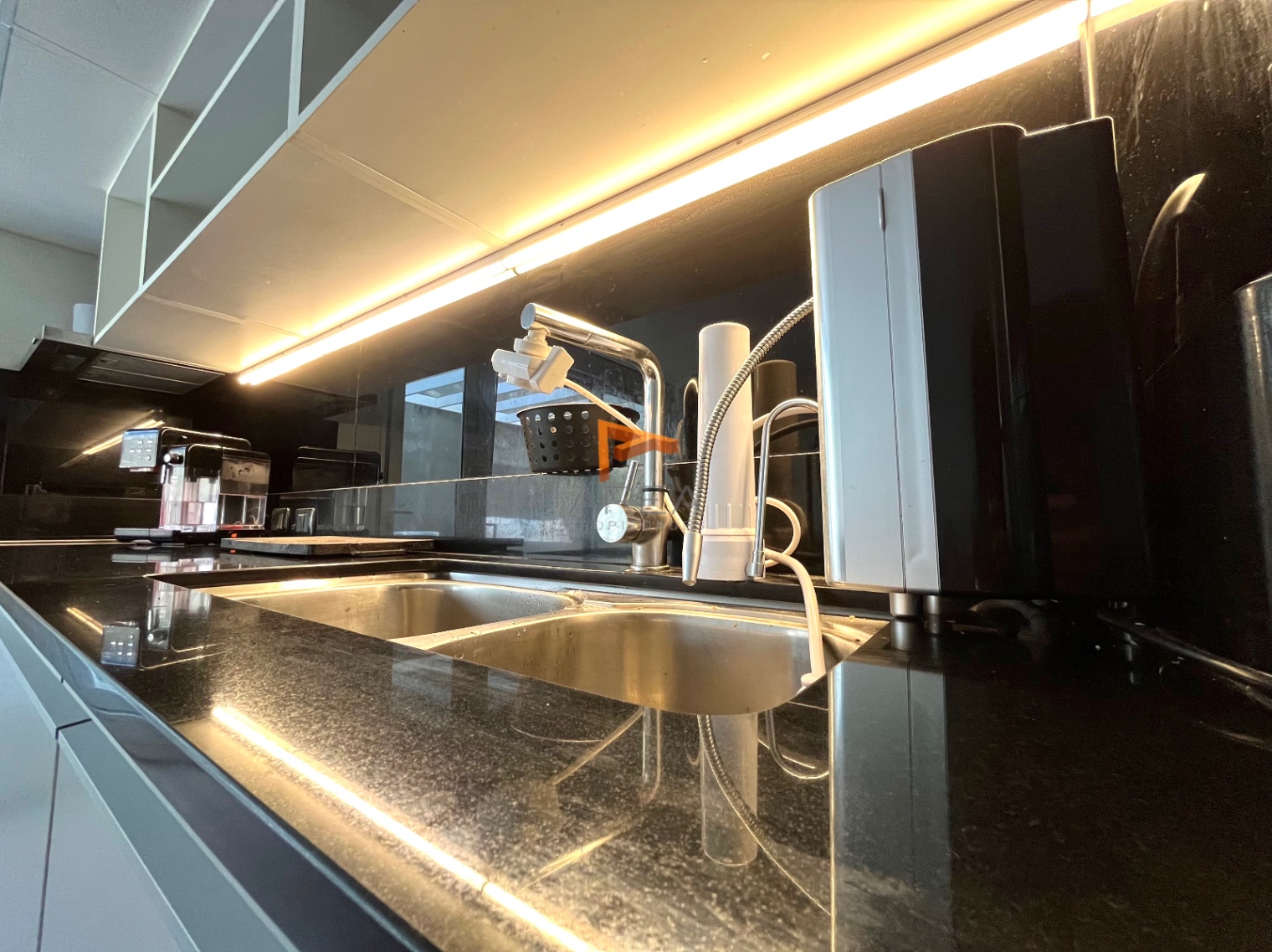 Apartamento en venta de 1 dormitorio c/ cochera doble en Punta Carretas - Więcej