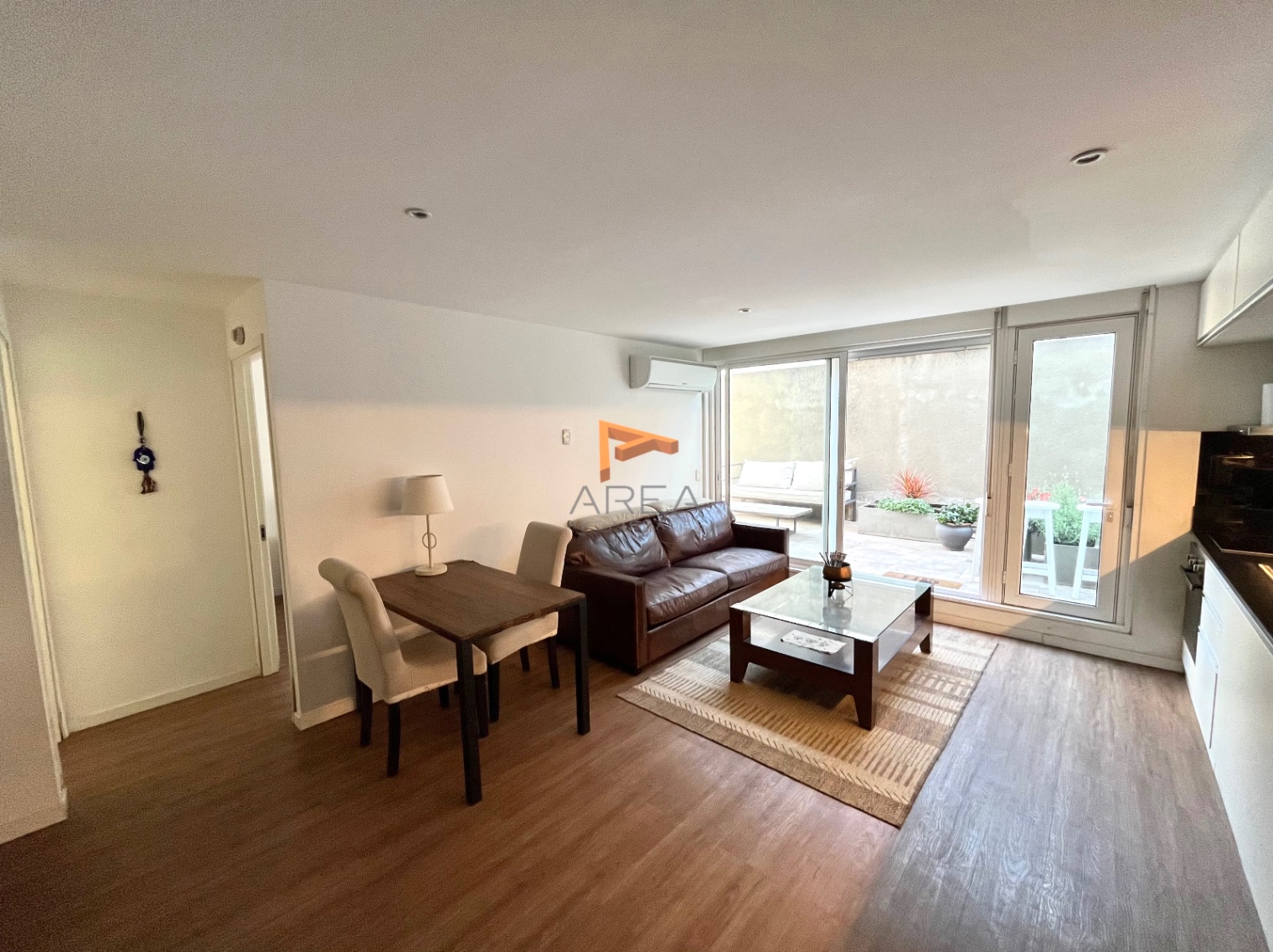 Apartamento en venta de 1 dormitorio c/ cochera doble en Punta Carretas - Widok 3