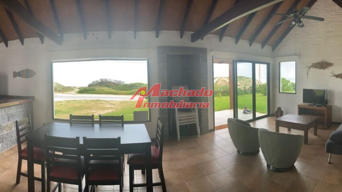 CASA LA PALOMA PRIMERA LINEA AL MAR. Ref N19AE6