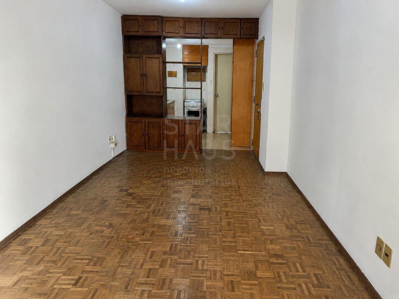 Venta de Apto 2 dorm + Balcon Vidriado + Garage en Pocitos. Bajos Gastos Comunes - Więcej