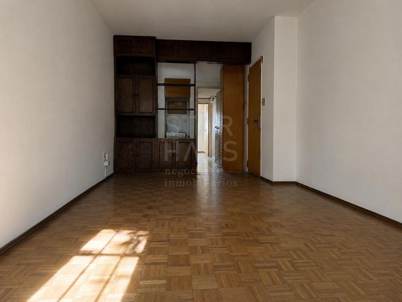 Venta de Apto 2 dorm + Balcon Vidriado + Garage en Pocitos. Bajos Gastos Comunes - Widok 3