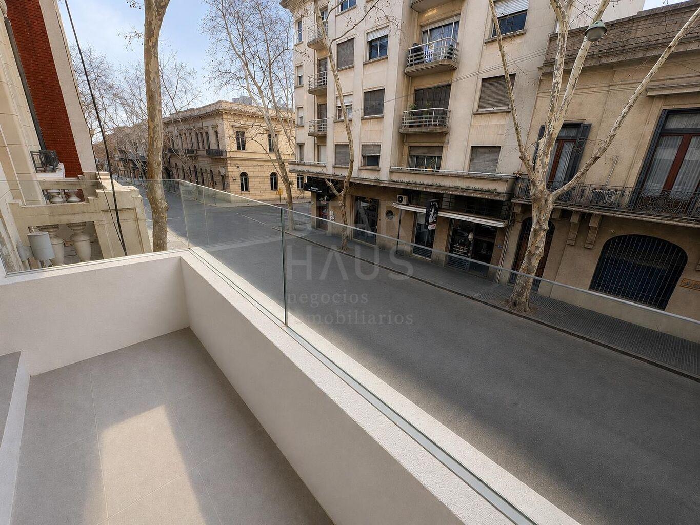 Venta de Apartamento a Estrenar de 2 Dormitorios con Patio Exclusivo de 18 m² en el Centro - Widok 5