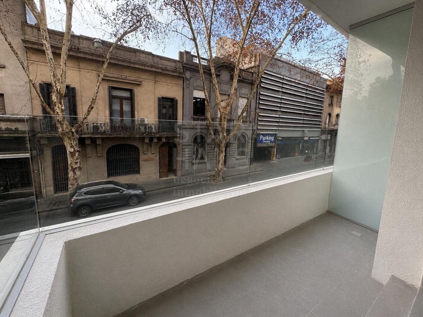 Venta de Apartamento a Estrenar de 2 Dormitorios con Patio Exclusivo de 18 m² en el Centro - Widok 4