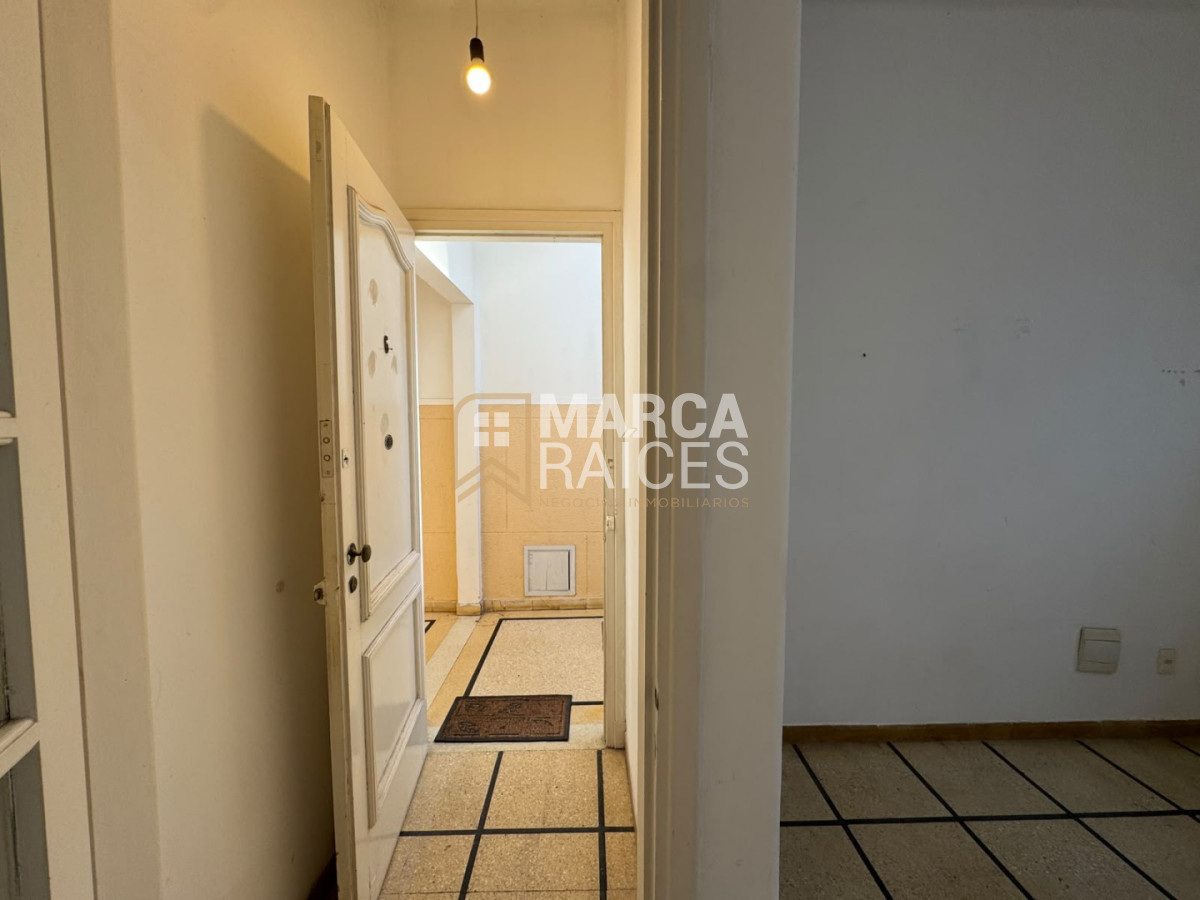 Venta Apartamento 2 Dormitorios 1 Baño Primer Piso por Escalera Pocitos Montevideo - Widok 5