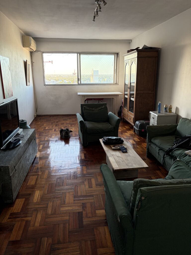 Cordon Piso 10 - 3 dorm. Sobre 18 de Julio - Meer