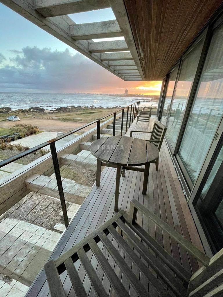 Espectacular departamento frente al mar en LA BARRA.. Ref #T6F673