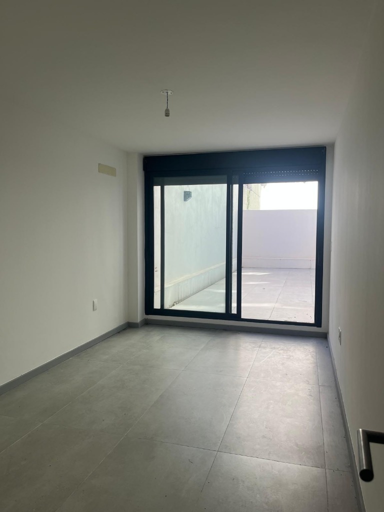 Venta Pocitos apartamento 1 dormitorio c/parrillero a estrenar - Więcej