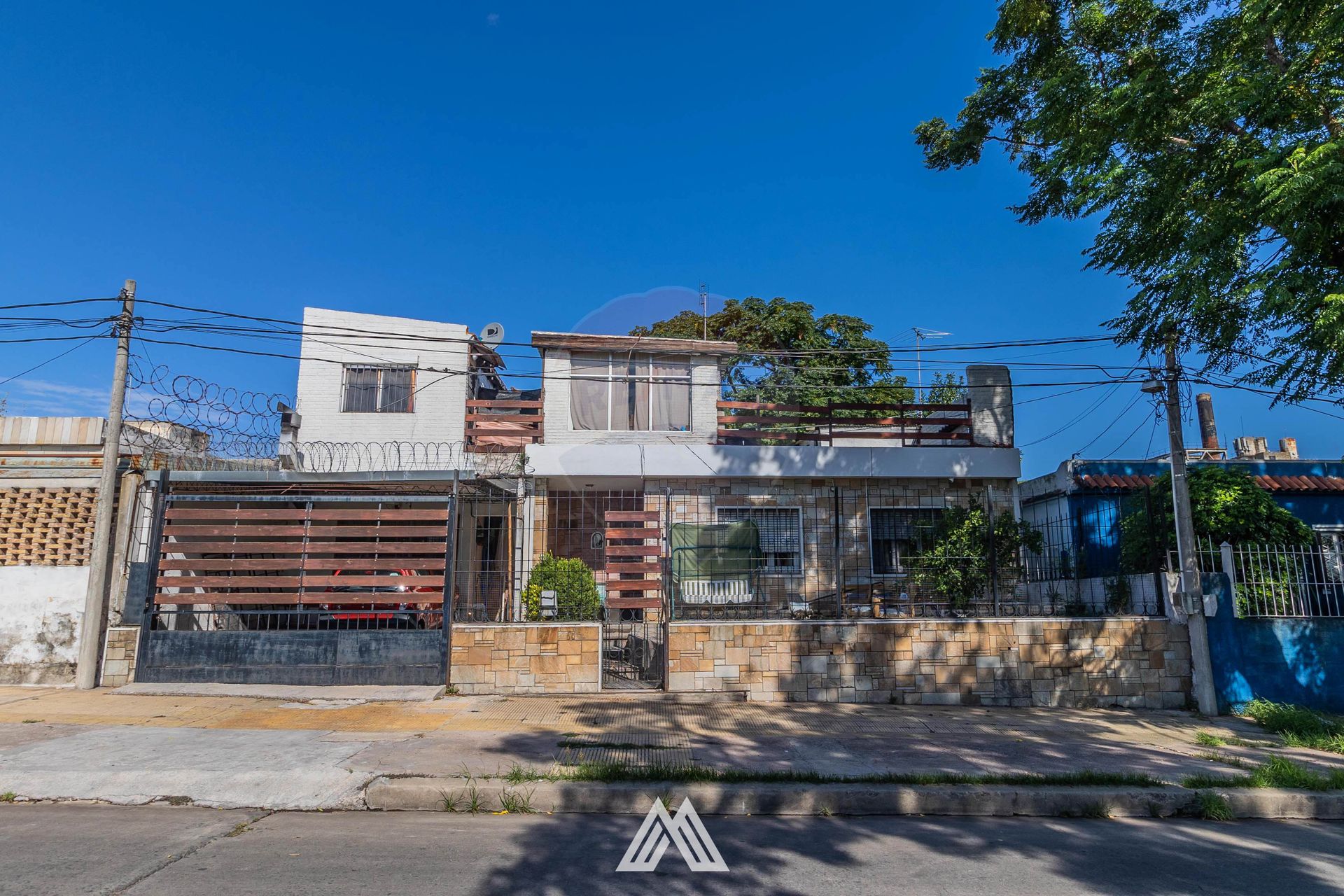 Venta Casa 4 Dormitorios En Belvedere Con Cochera. Ref #V5FEF7 ...